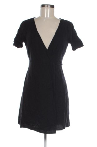 Рокля Vero Moda, Размер XS, Цвят Черен, Цена 32,21 €, #137470499