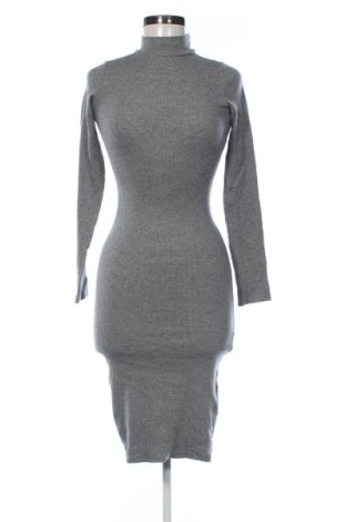 Rochie Pull&Bear, Mărime S, Culoare Gri, Preț 62,99 Lei, #137470957