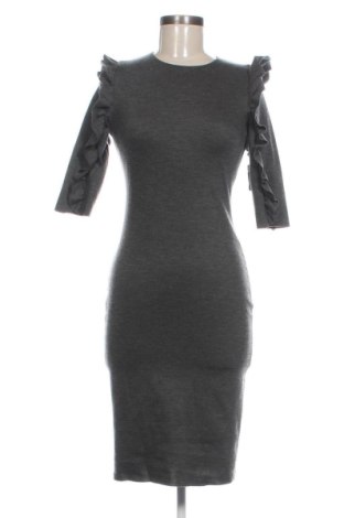 Rochie Zara, Mărime M, Culoare Gri, Preț 57,74 Lei, #137465870