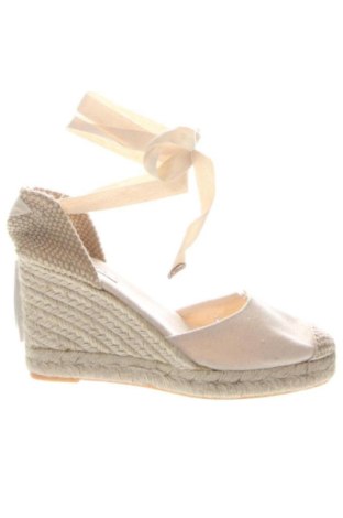 Szandálok Pull&Bear, Méret 37, Szín Ekrü
, Ár 8 917 Ft, #137457983
