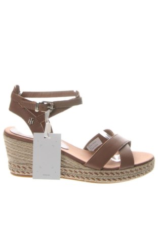 Sandały Tommy Hilfiger, Rozmiar 41, Kolor Brązowy, Cena 559,33 zł, #137464733