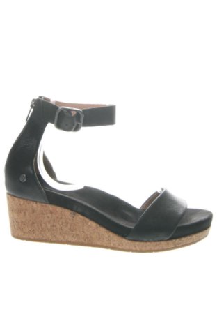 Sandale UGG Australia, Mărime 40, Culoare Negru, Preț 497,77 Lei, #137482472