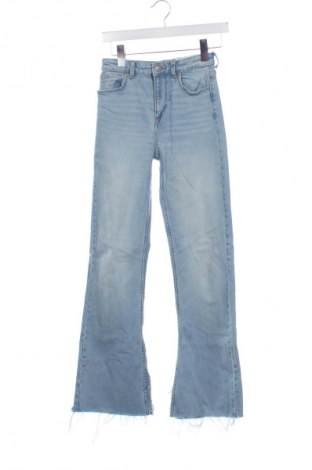 Дамски дънки Bershka, Размер XXS, Цвят Син, Цена 15,33 €
