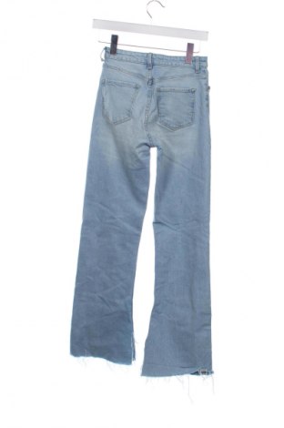 Дамски дънки Bershka, Размер XXS, Цвят Син, Цена 15,33 €