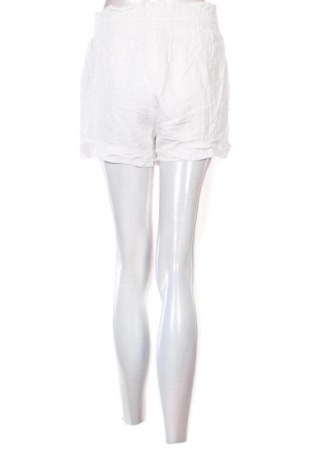 Női rövidnadrág Beloved, Méret M, Szín Fehér, Ár 1 459 Ft