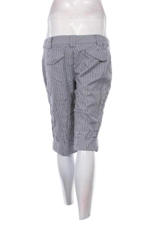 Damskie szorty United Colors Of Benetton, Rozmiar M, Kolor Kolorowy, Cena 22,99 zł