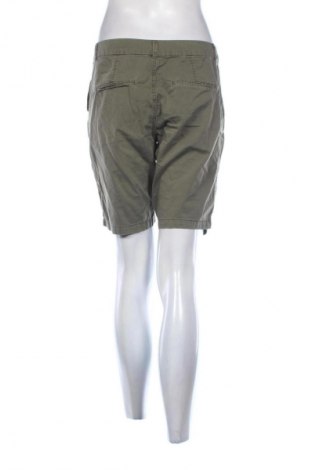 Pantaloni scurți de femei Vero Moda, Mărime M, Culoare Verde, Preț 9,99 Lei