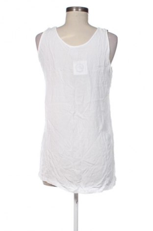 Női top Young, Méret M, Szín Fehér, Ár 3 175 Ft