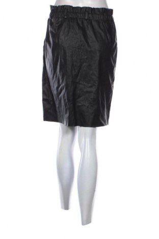 Кожена пола VILA, Размер S, Цвят Черен, Цена 2,04 €