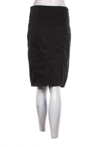 Пола Amisu, Размер M, Цвят Черен, Цена 3,06 €