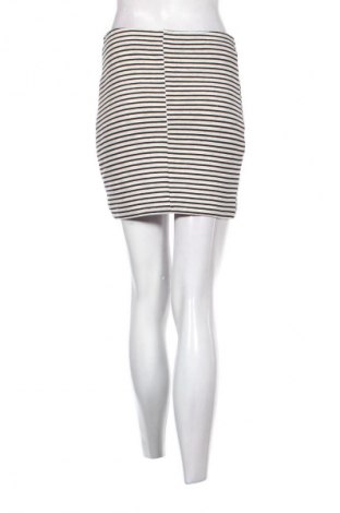 Пола Bershka, Размер L, Цвят Многоцветен, Цена 7,67 €