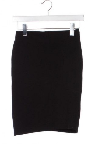 Пола Bershka, Размер XS, Цвят Черен, Цена 7,77 €