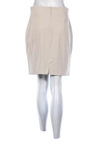 Пола Clarisse, Размер M, Цвят Бежов, Цена 2,04 €