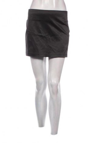 Пола Clockhouse, Размер L, Цвят Черен, Цена 2,04 €