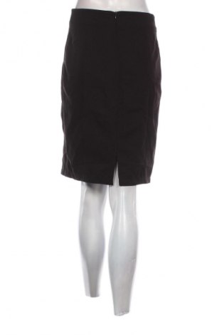 Пола Fashion House, Размер M, Цвят Черен, Цена 2,04 €