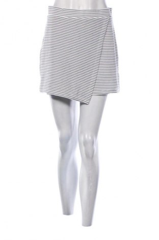 Пола Fb Sister, Размер S, Цвят Бял, Цена 10,00 €