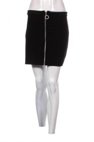 Пола H&M Divided, Размер S, Цвят Черен, Цена 3,06 €