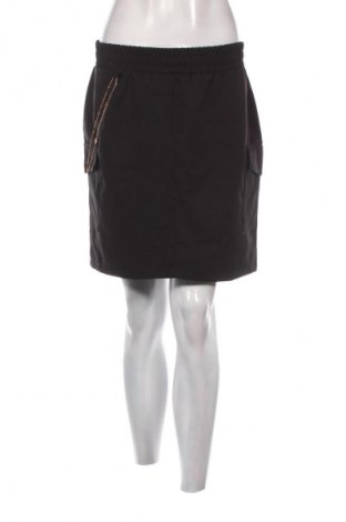 Пола House, Размер M, Цвят Черен, Цена 4,09 €