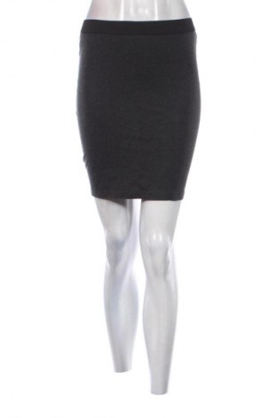 Пола Janina, Размер S, Цвят Сив, Цена 2,04 €