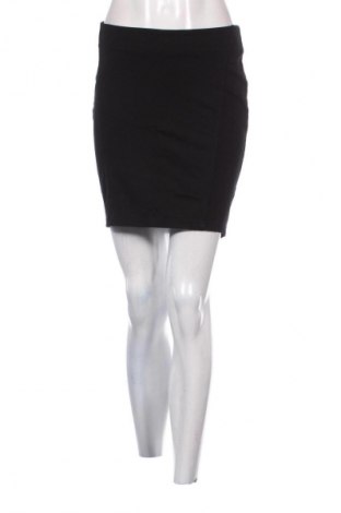 Пола Janina, Размер M, Цвят Черен, Цена 7,78 €