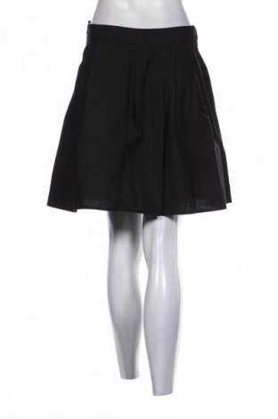 Пола Lefon, Размер M, Цвят Черен, Цена 2,04 €