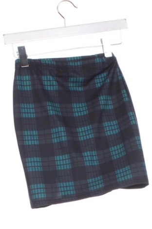 Пола Pretty Little Thing, Размер XXS, Цвят Многоцветен, Цена 2,04 €