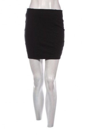 Пола Reserved, Размер S, Цвят Черен, Цена 10,00 €