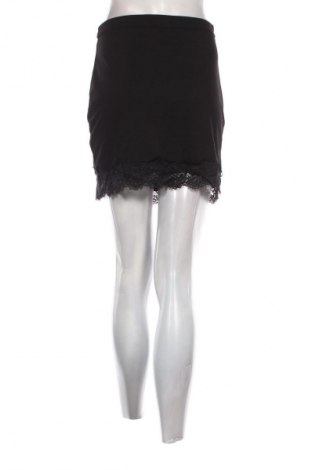 Пола SHEIN, Размер M, Цвят Черен, Цена 10,00 €