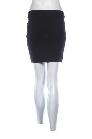 Пола SHEIN, Размер M, Цвят Черен, Цена 2,55 €