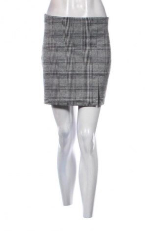 Пола Stradivarius, Размер S, Цвят Многоцветен, Цена 2,04 €