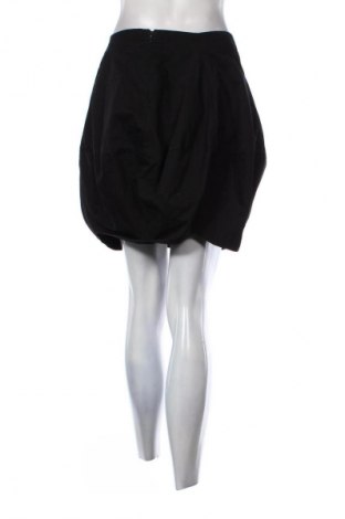 Пола Unbranded, Размер S, Цвят Черен, Цена 2,55 €