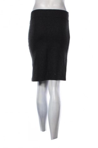 Пола Unbranded, Размер S, Цвят Черен, Цена 4,09 €