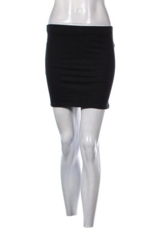 Пола Unbranded, Размер S, Цвят Черен, Цена 2,04 €