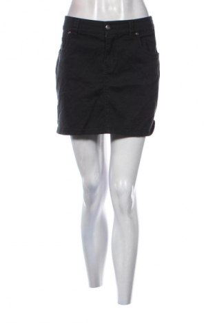 Пола Unbranded, Размер XL, Цвят Черен, Цена 4,09 €