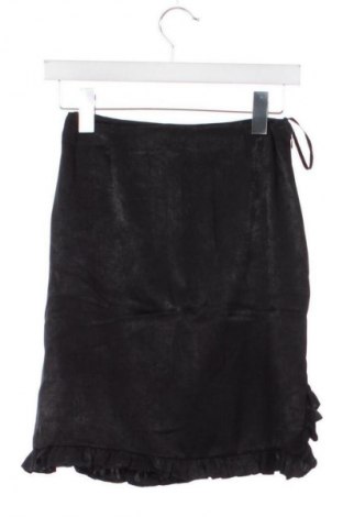 Пола Unbranded, Размер XS, Цвят Черен, Цена 2,04 €