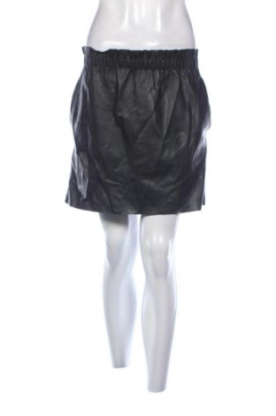 Пола Zara Knitwear, Размер S, Цвят Черен, Цена 2,04 €