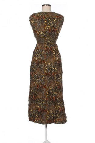 Kleid Apricot, Größe M, Farbe Mehrfarbig, Preis 15,99 €