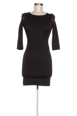 Рокля Bershka, Размер S, Цвят Черен, Цена 2,55 €