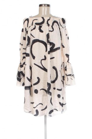 Ruha ChicMe, Méret M, Szín Sokszínű, Ár 2 349 Ft