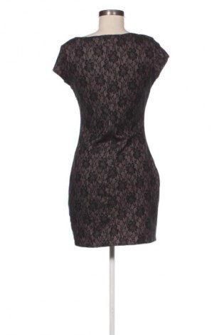 Ruha F&F, Méret M, Szín Fekete, Ár 689 Ft