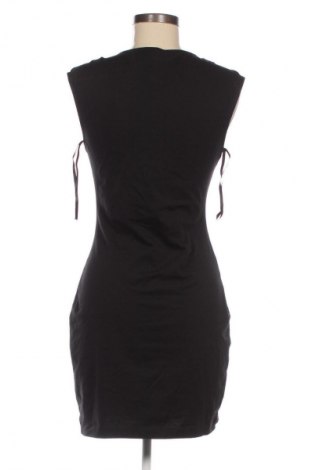 Kleid Gestuz, Größe M, Farbe Schwarz, Preis 10,30 €