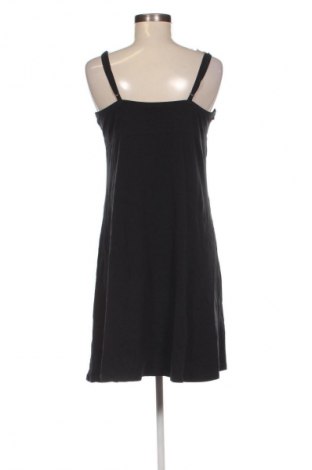 Ruha TCM, Méret M, Szín Fekete, Ár 1 919 Ft