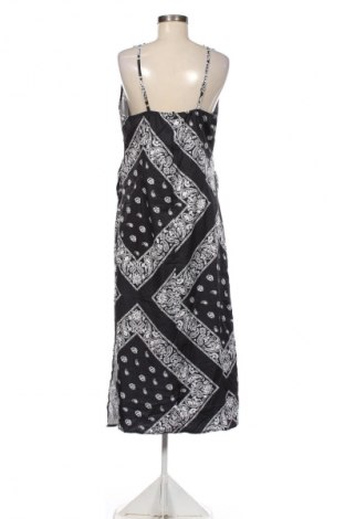 Ruha Unbranded, Méret M, Szín Fekete, Ár 2 249 Ft