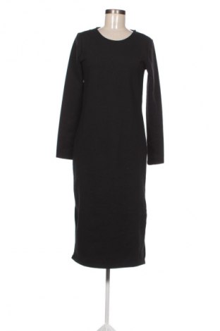 Ruha VILA, Méret M, Szín Fekete, Ár 6 800 Ft