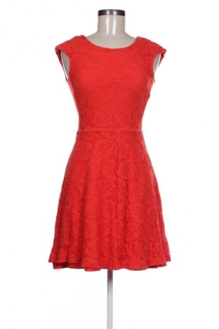 Ruha Zero, Méret M, Szín Piros, Ár 2 799 Ft