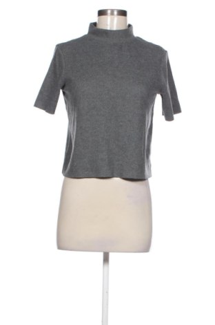 Bluză de femei Zara, Mărime M, Culoare Gri, Preț 49,40 Lei, #137555358