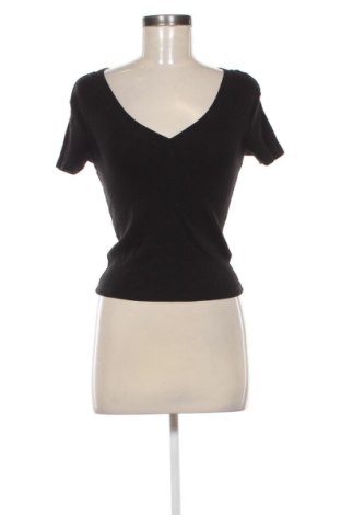 Dámské tričko Pull&Bear, Velikost M, Barva Černá, Cena  249,00 Kč, #137548409