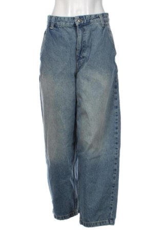 Γυναικείο Τζίν Bershka, Μέγεθος L, Χρώμα Μπλέ, Τιμή 24,99 €, #137500001