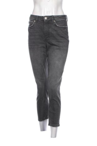 Blugi de femei Urban Outfitters, Mărime M, Culoare Gri, Preț 104,98 Lei, #137520125