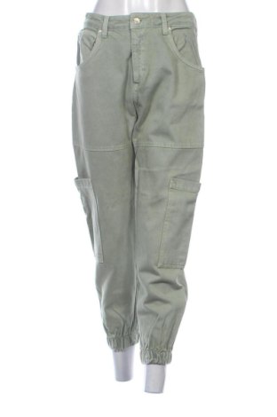 Blugi de femei Bershka, Mărime M, Culoare Verde, Preț 77,00 Lei, #137533533